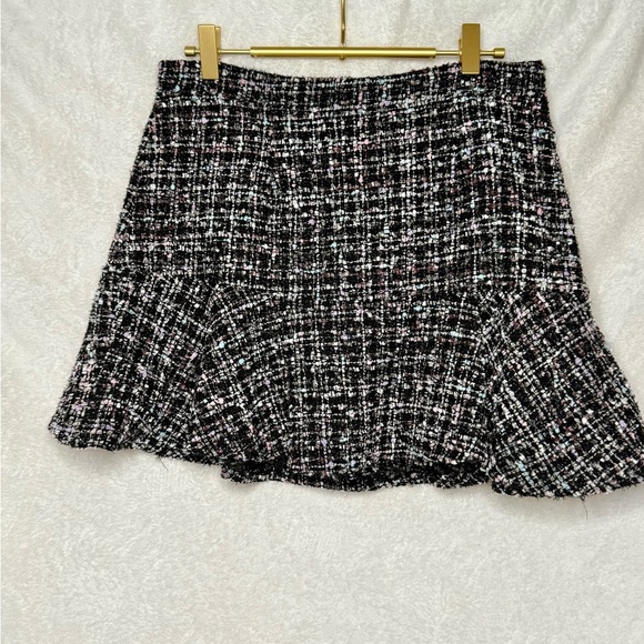 Black and White Tweed Skirt - Picture 2 of 5